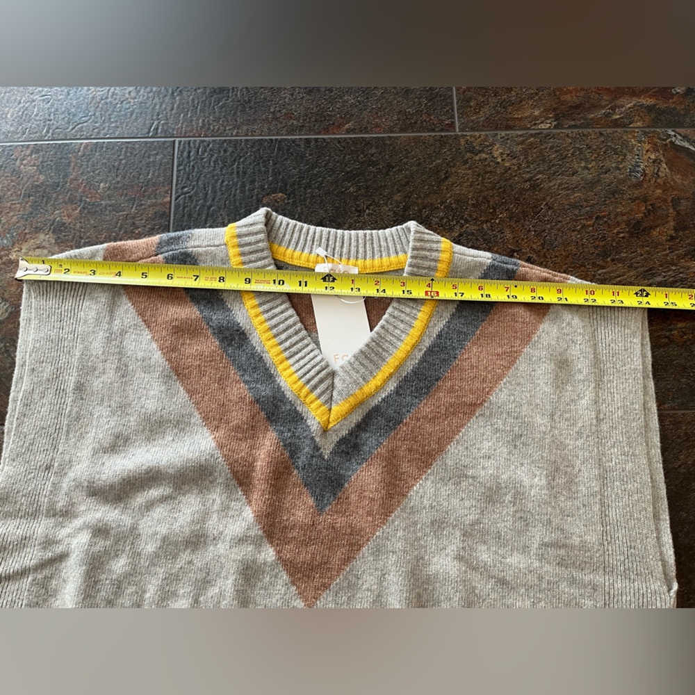 New Fate women’s gray 80% wool v neck chevron oversized sweater vest. Size small - Picture 14 of 14